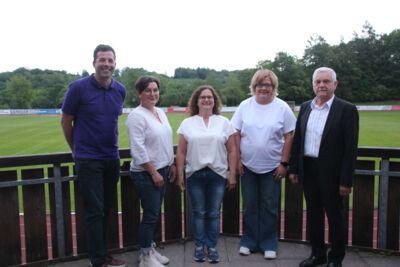 v.l.n.r. Johannes Leinfelder, Karin Gehring, Bianka Maier, Ulrike Zech, Sportreferent Roland Schuster